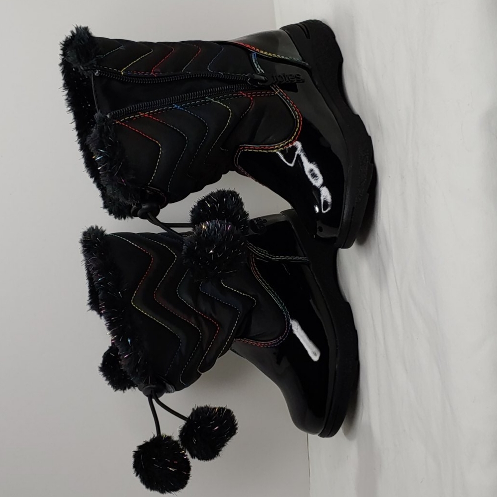 TOTES girls Maddie boots.